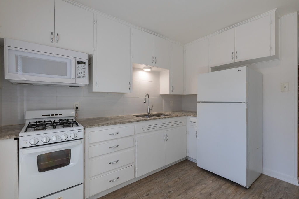 3410 West Ave - Photo 5