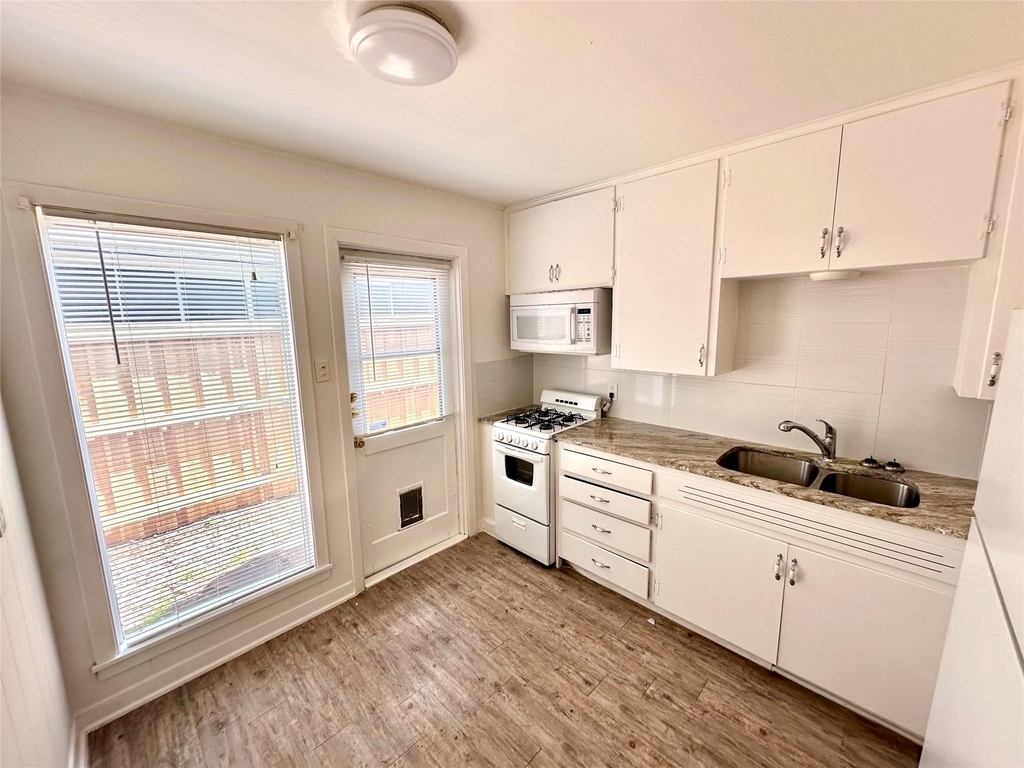 3410 West Ave - Photo 6
