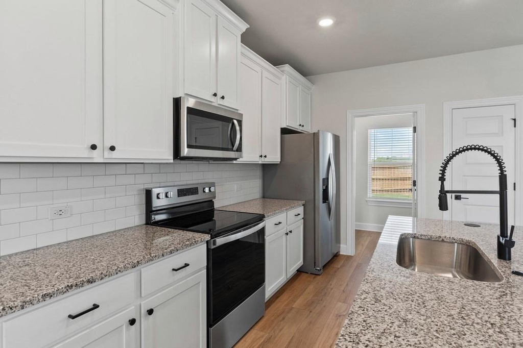 9517 Balmy Ln - Photo 3