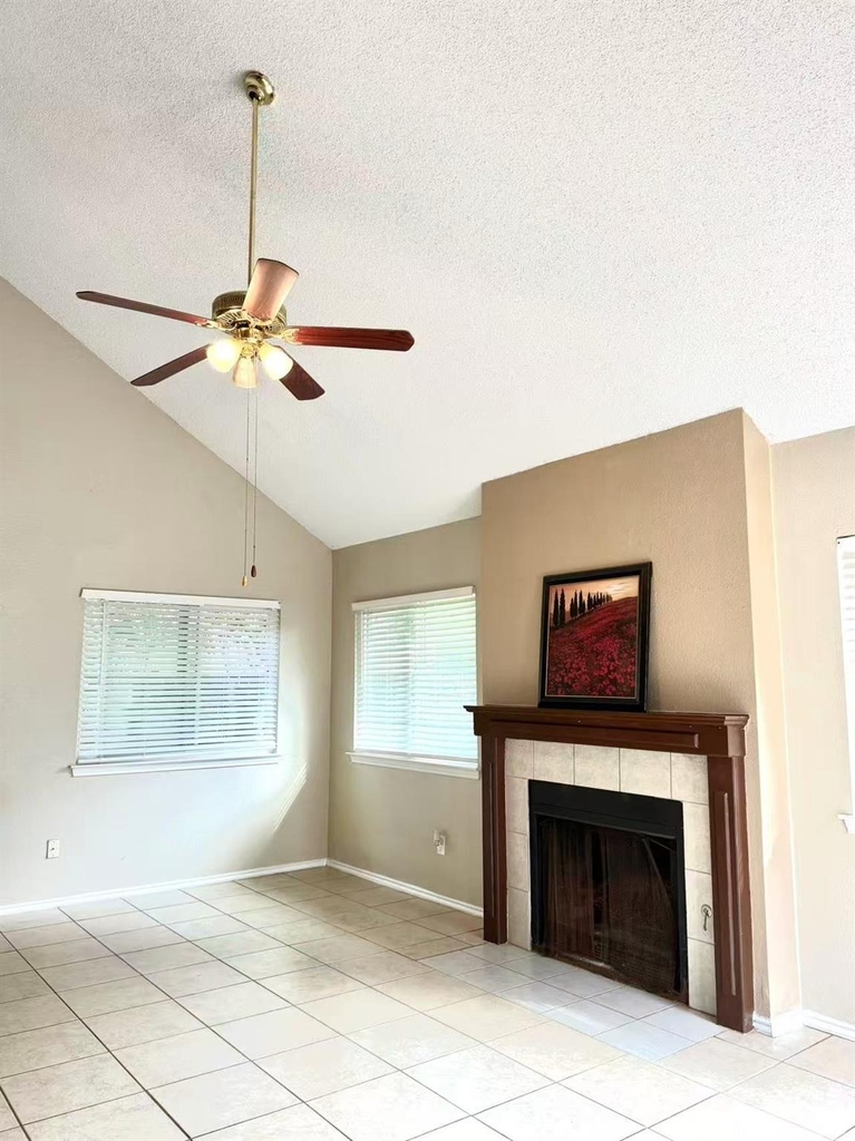 6320 Avery Island Ave - Photo 1