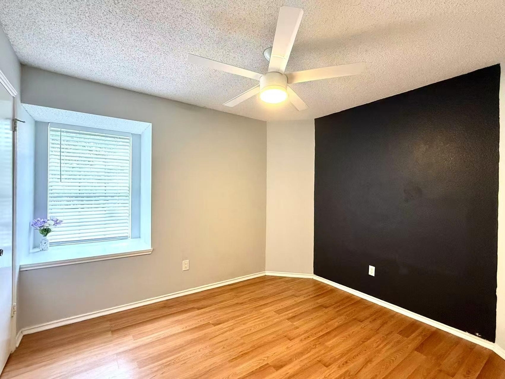 6320 Avery Island Ave - Photo 10
