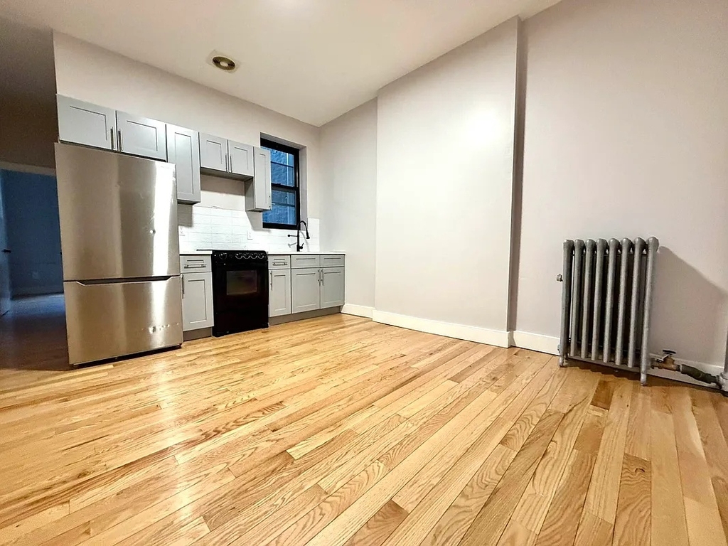 304 Stuyvesant Avenue - Photo 0