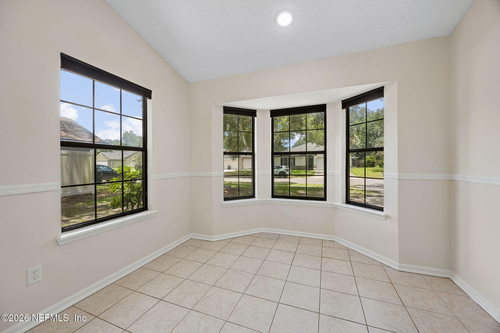 8362 Rockridge Drive - Photo 9