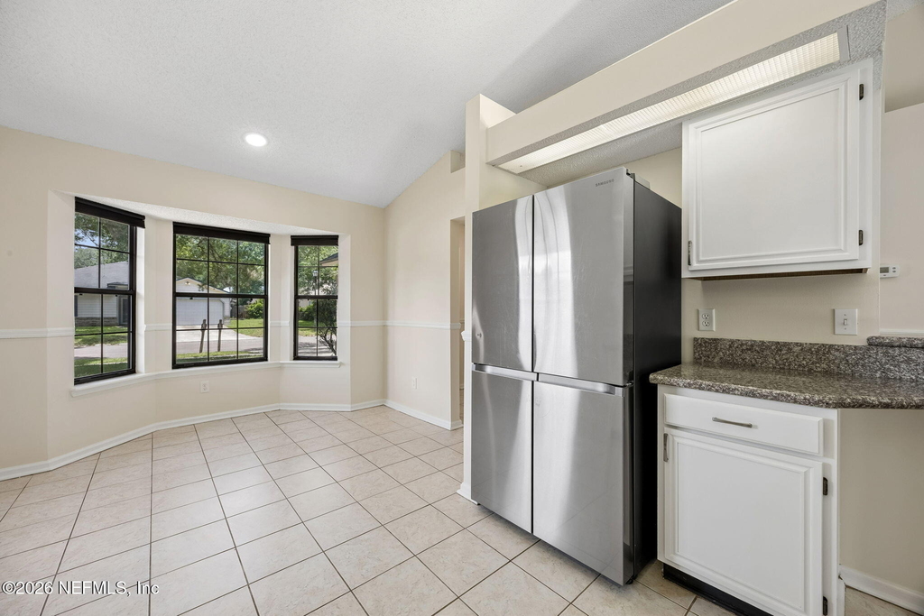 8362 Rockridge Drive - Photo 7