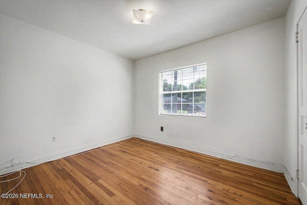 4252 Pinewood Avenue - Photo 6