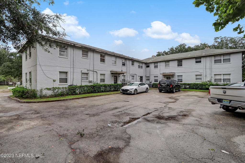 2358 Herschel Street - Photo 21