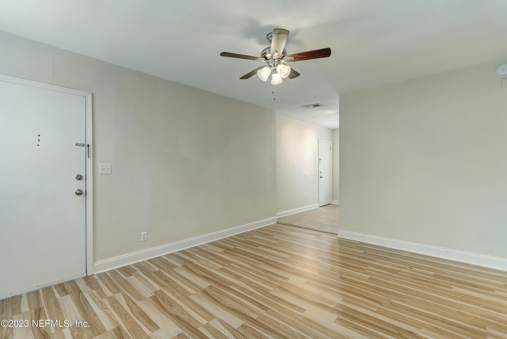 2358 Herschel Street - Photo 4
