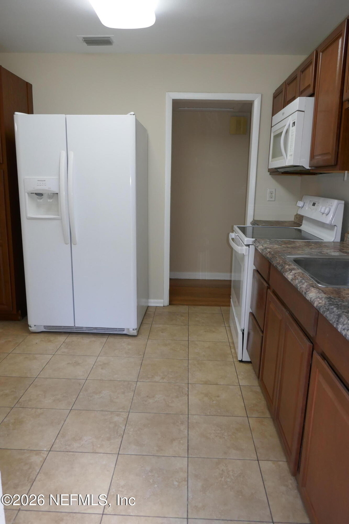 2404 Red Oak Drive - Photo 8