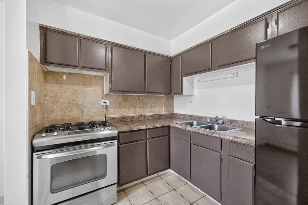 827 W College Boulevard - Photo 4