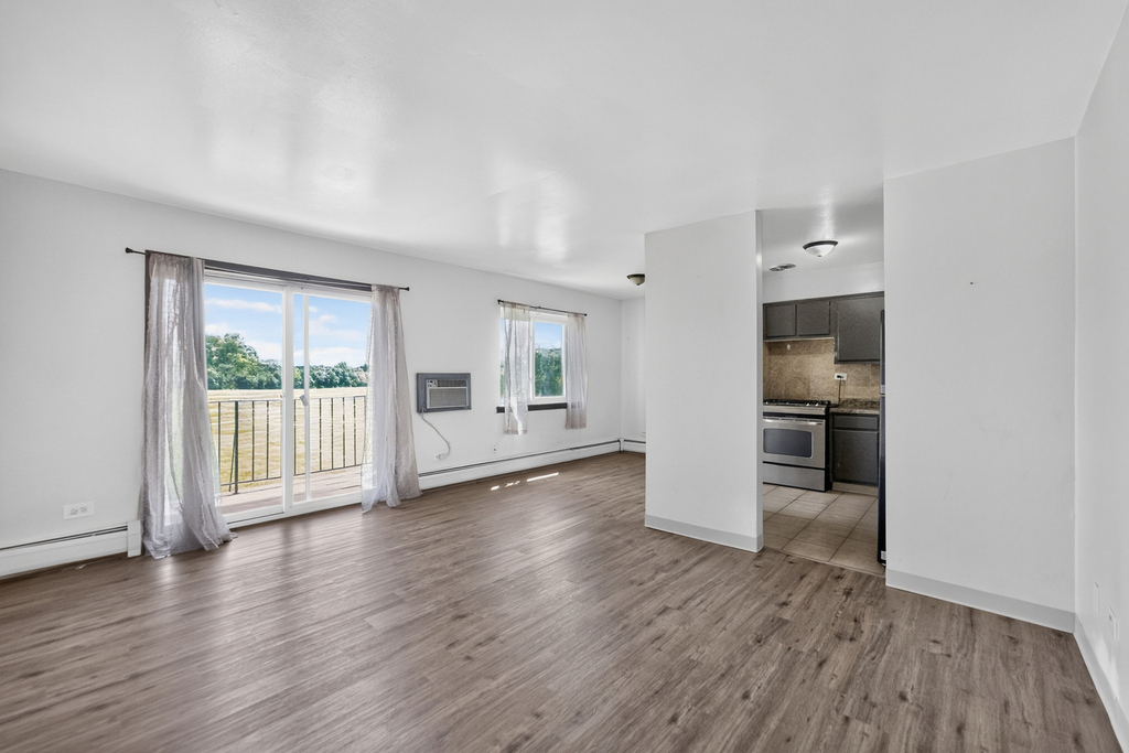 827 W College Boulevard - Photo 1