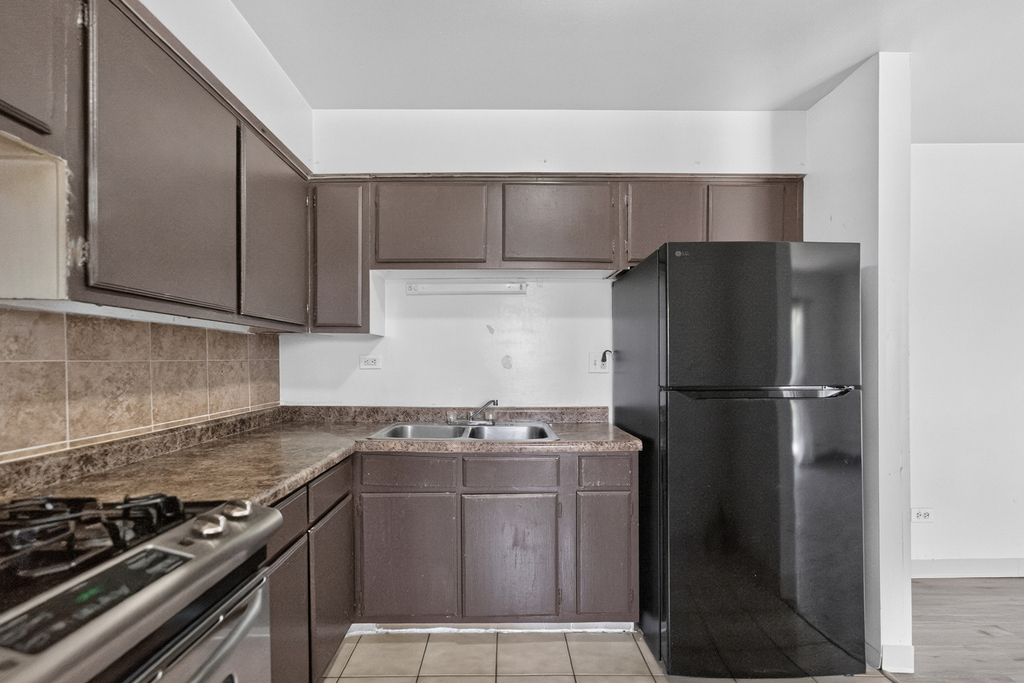 827 W College Boulevard - Photo 5