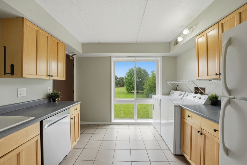 5513 Chateau Drive - Photo 6