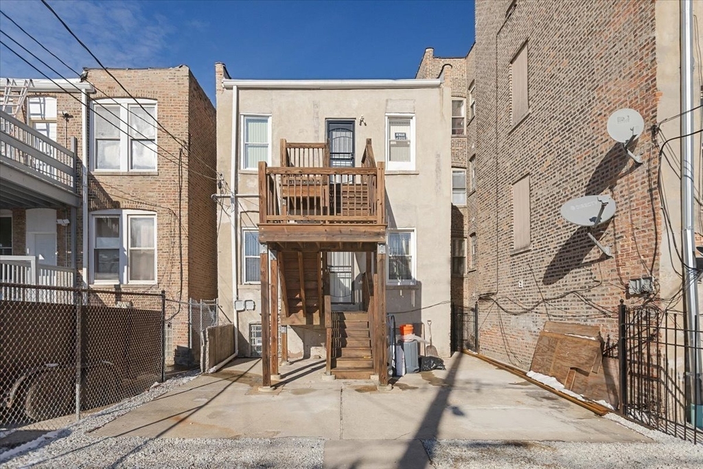 4211 W Gladys Avenue - Photo 2