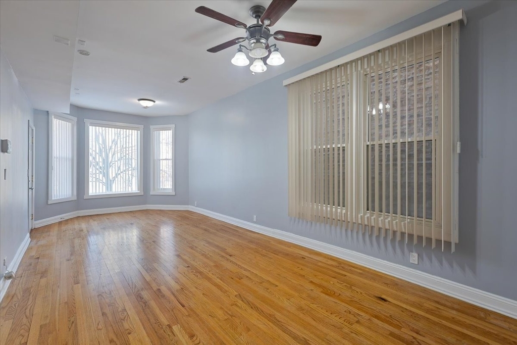 4211 W Gladys Avenue - Photo 4