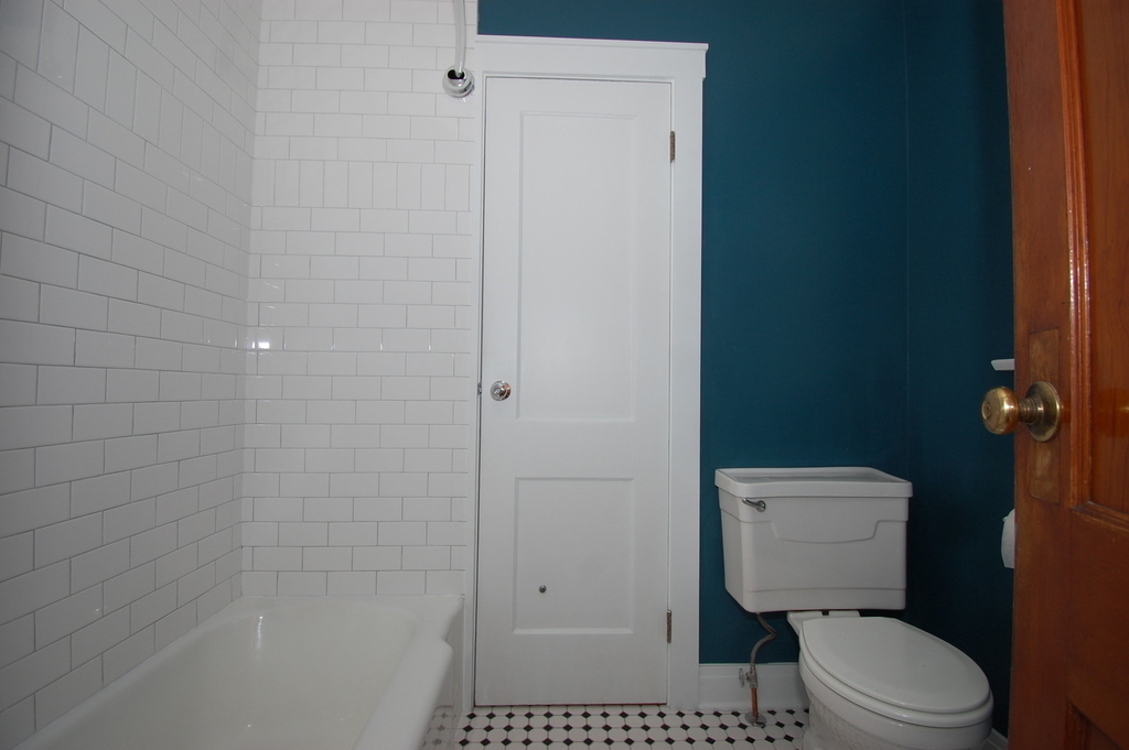 653 Jay Street - Photo 4