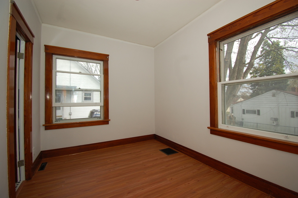 653 Jay Street - Photo 5