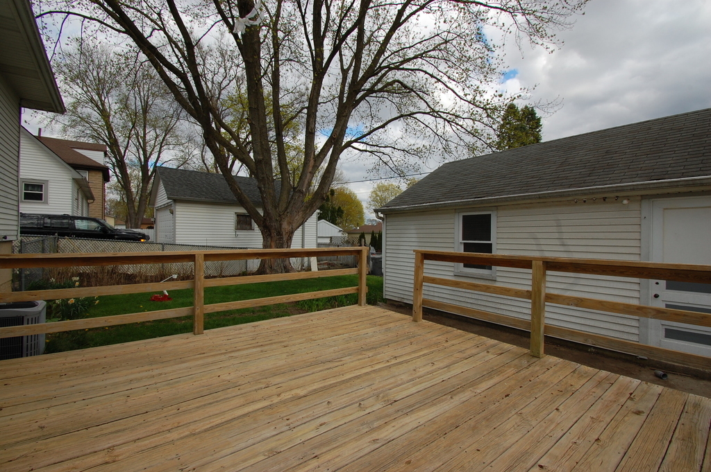 653 Jay Street - Photo 8
