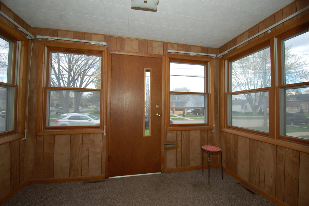 653 Jay Street - Photo 7