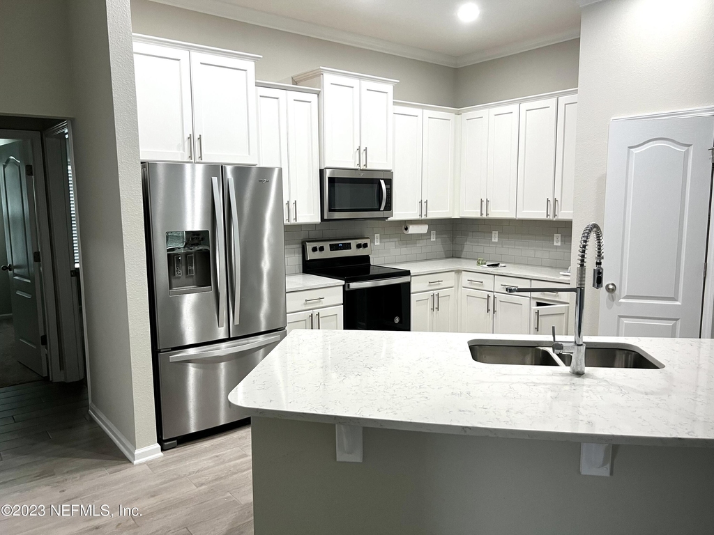 574 Northside Drive S - Photo 8