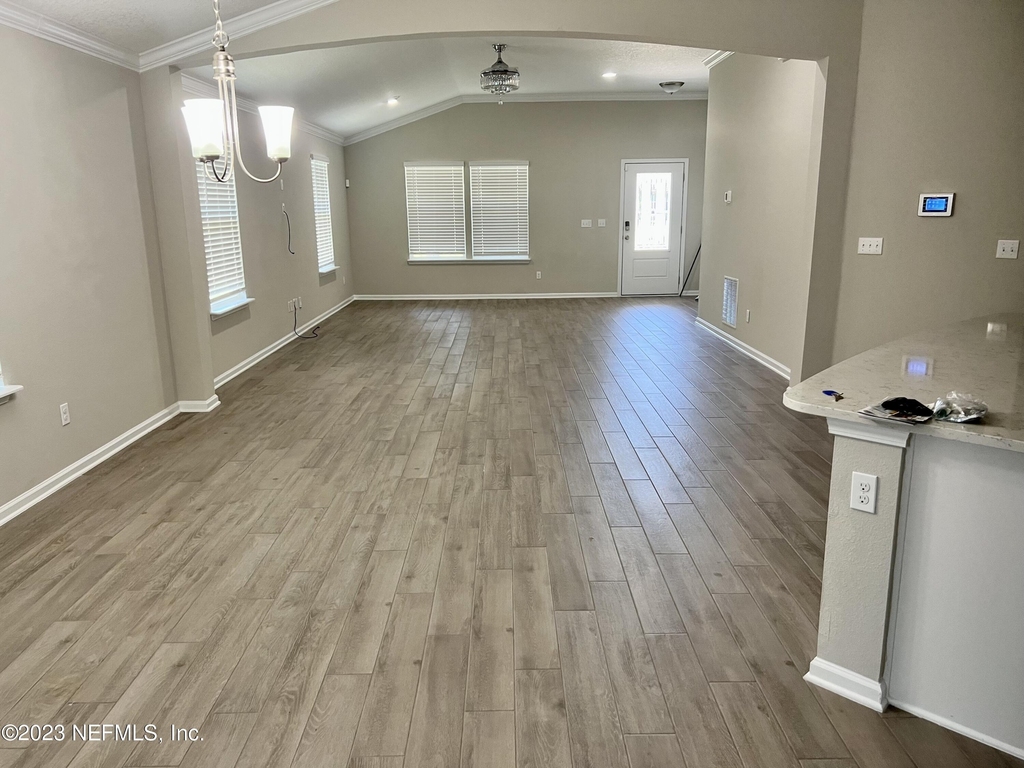574 Northside Drive S - Photo 6