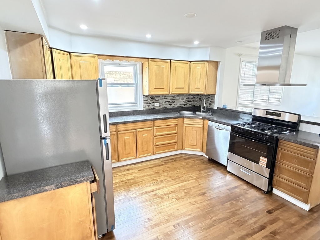 2303 74th Avenue - Photo 2