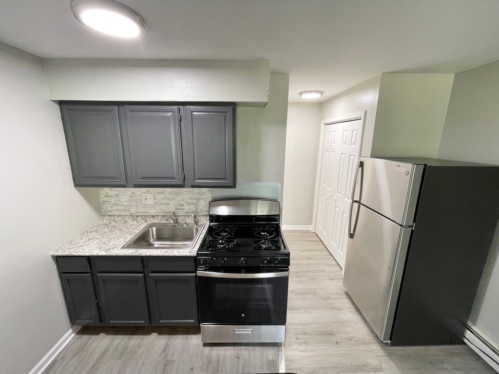 1940 Mark Avenue - Photo 2