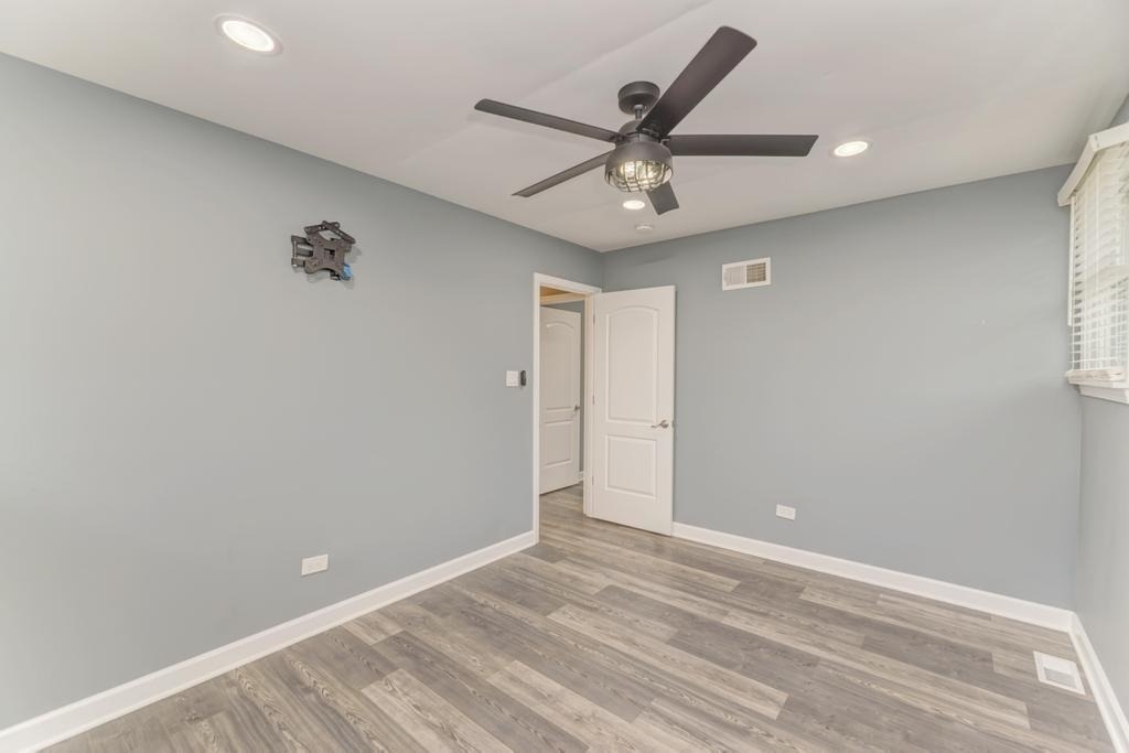 585 Cambridge Way - Photo 22