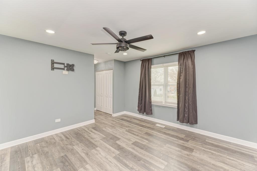 585 Cambridge Way - Photo 15