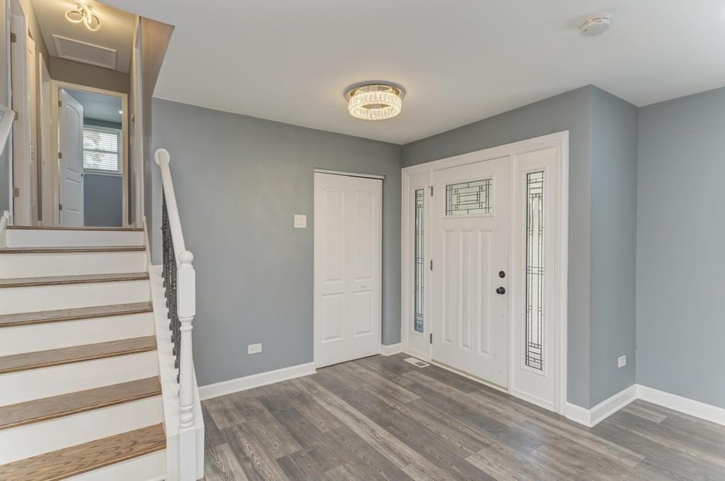 585 Cambridge Way - Photo 5