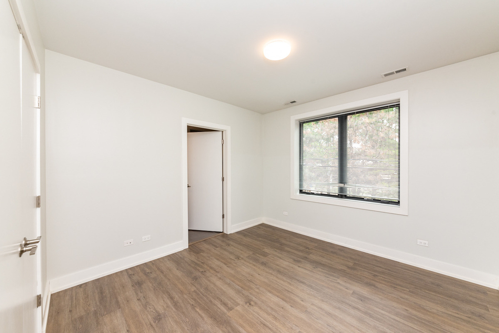 2111 S Halsted Street - Photo 10