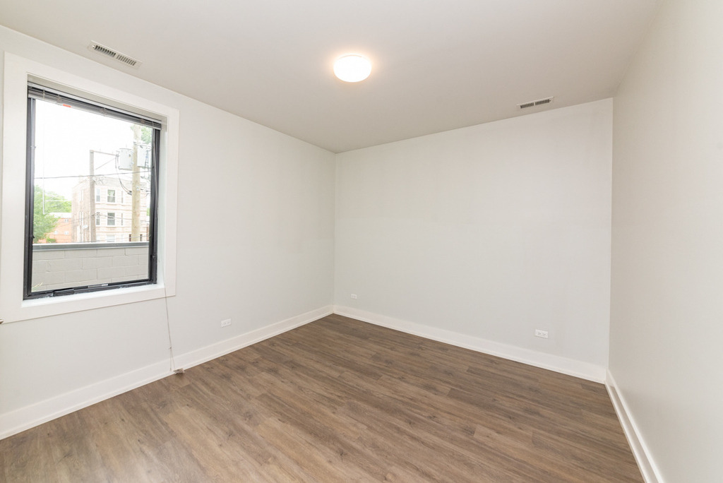 2111 S Halsted Street - Photo 9