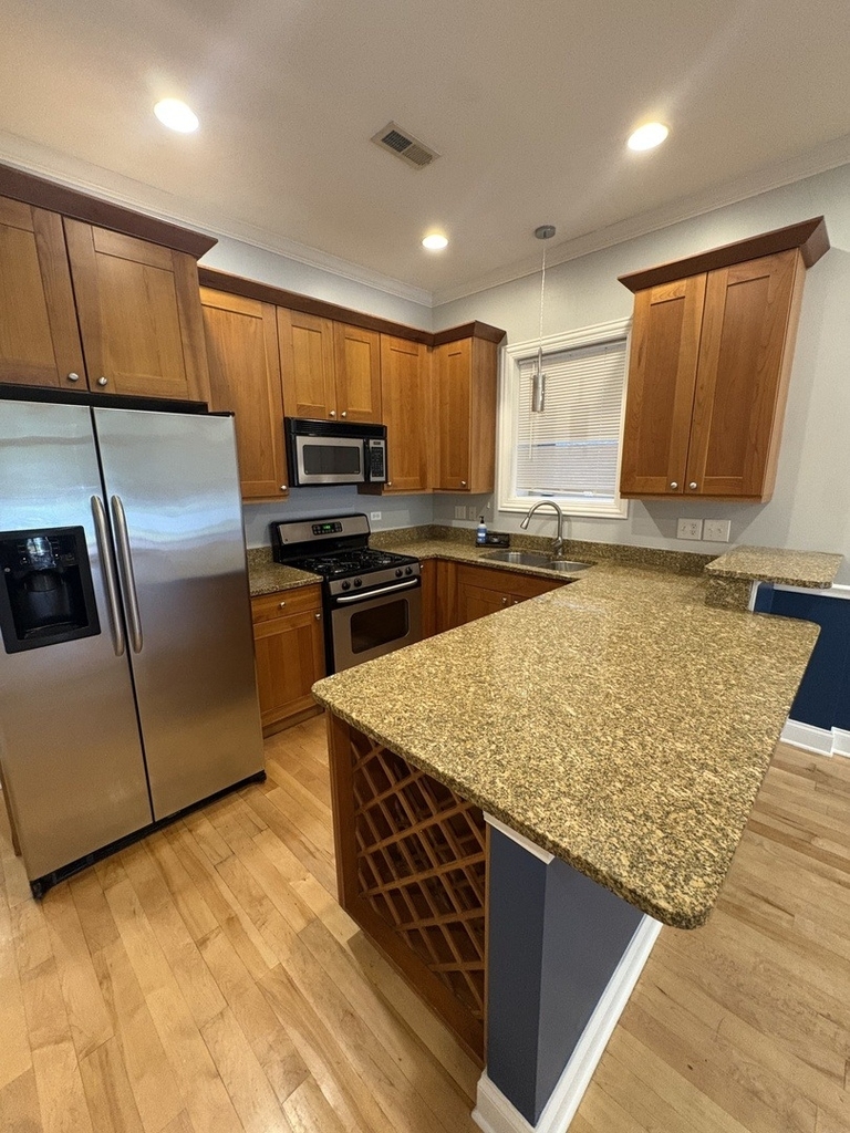 4218 S King Drive - Photo 2