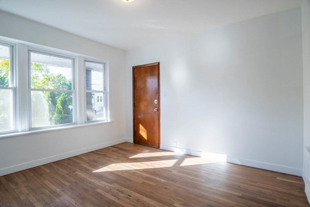 4904 W School Street - Photo 3