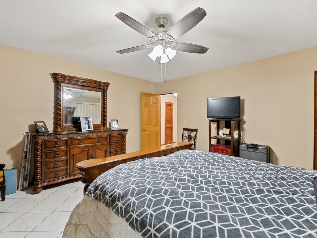 8729 W Summerdale Avenue - Photo 13