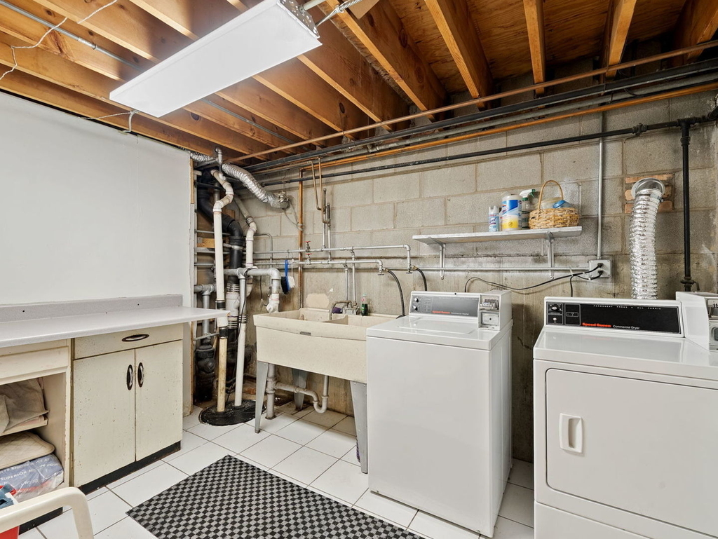 8729 W Summerdale Avenue - Photo 15