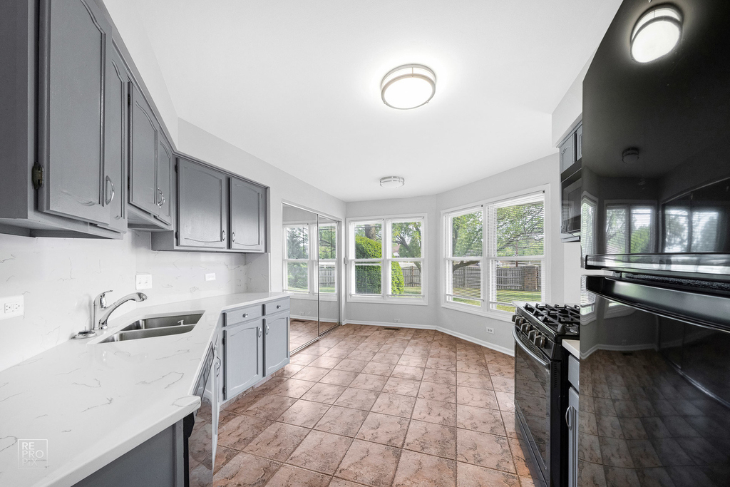 98 Willow Parkway - Photo 5