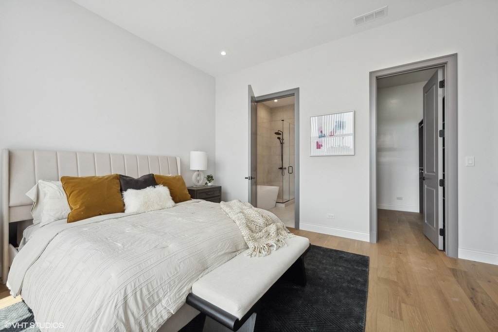 1615 W Irving Park Road - Photo 11