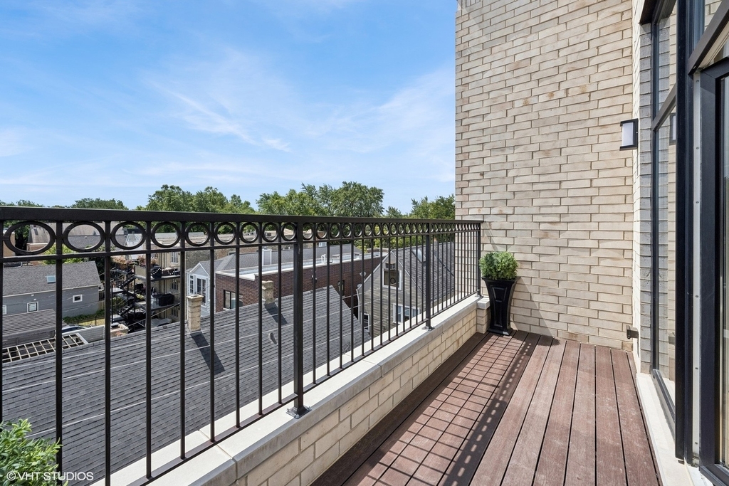 1615 W Irving Park Road - Photo 9