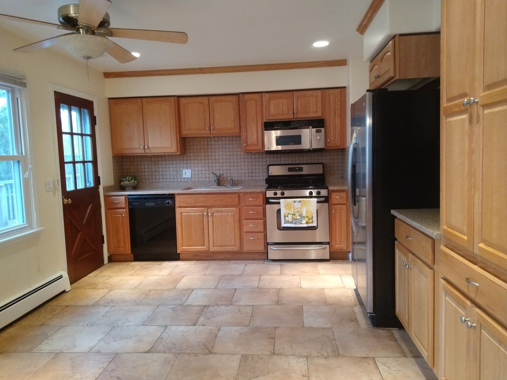 909 Dundee Avenue - Photo 0