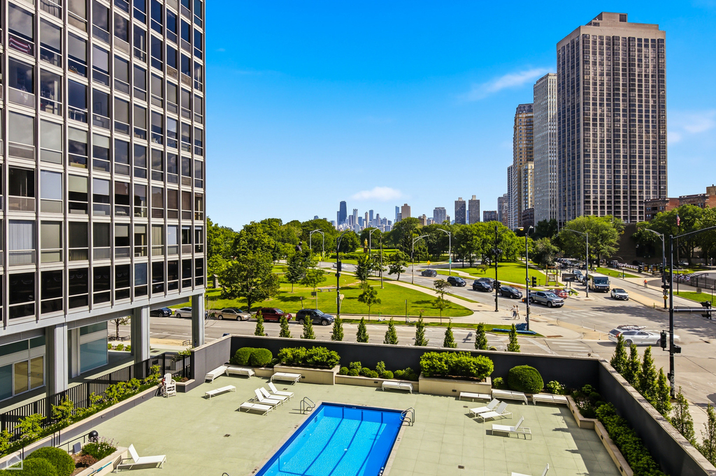 340 W Diversey Parkway - Photo 12