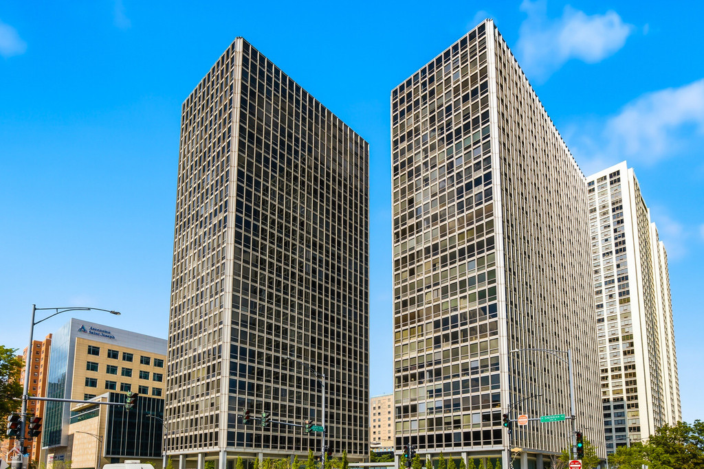 340 W Diversey Parkway - Photo 0