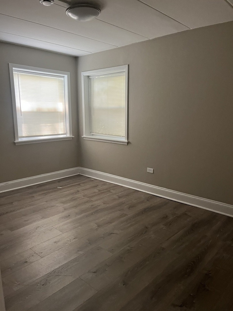 10917 Lloyd Drive - Photo 8