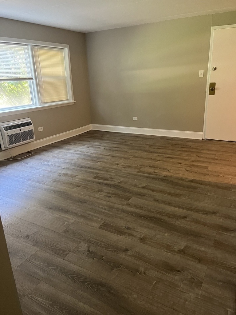10917 Lloyd Drive - Photo 2