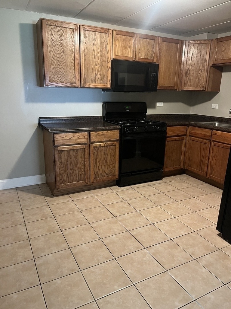 10917 Lloyd Drive - Photo 3
