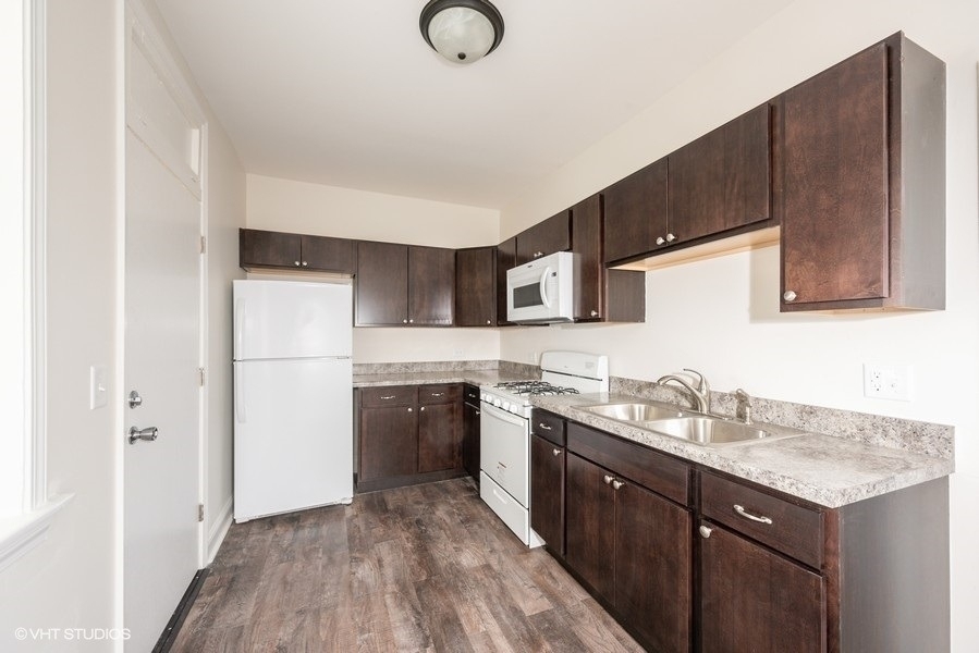 4934 W Jackson Boulevard - Photo 2