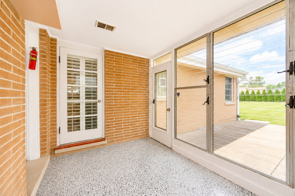 408 S Albert Street - Photo 16