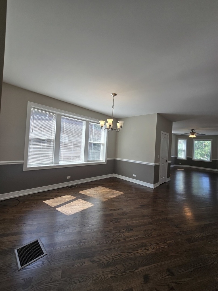 1847 W Garfield Boulevard - Photo 3