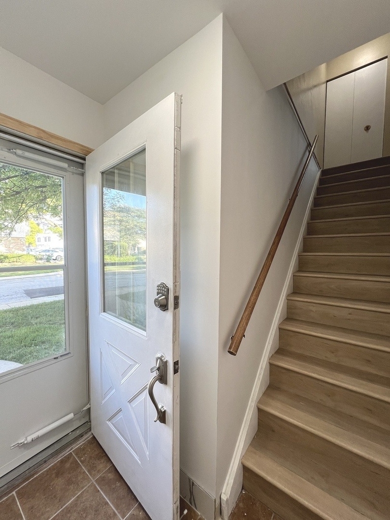 341 Jefferson Court - Photo 9