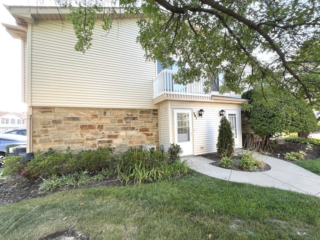 341 Jefferson Court - Photo 1