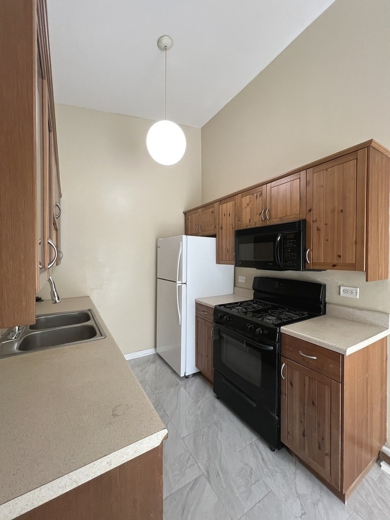 341 Jefferson Court - Photo 8